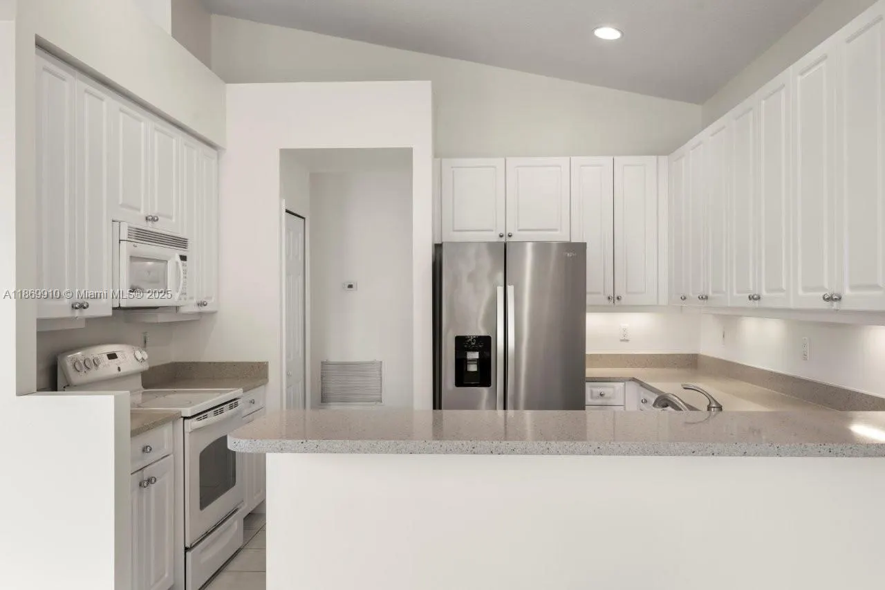 669 SW Lake Charles Cir
