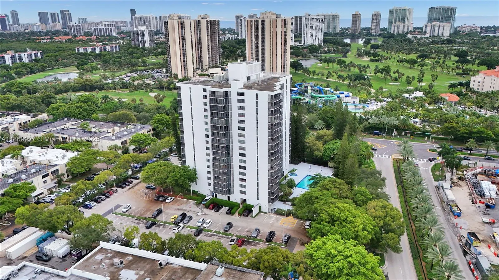 20100 W Country Club Dr, #204