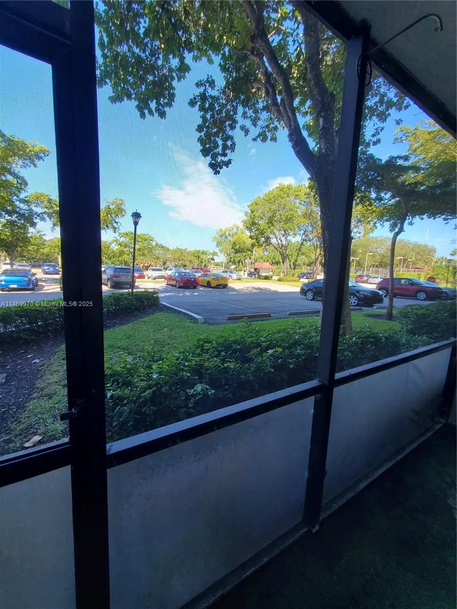 5550 NW 44th St, #111B