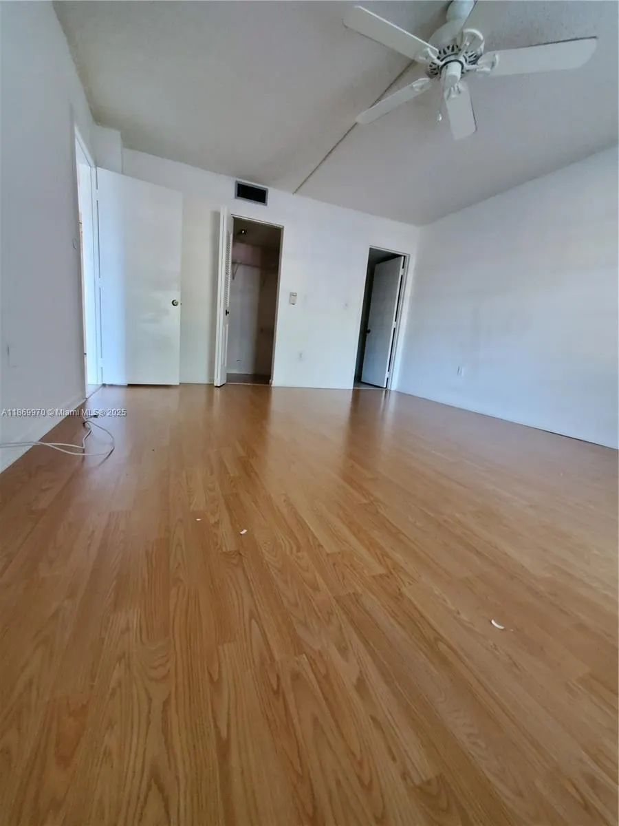 5550 NW 44th St, #111B