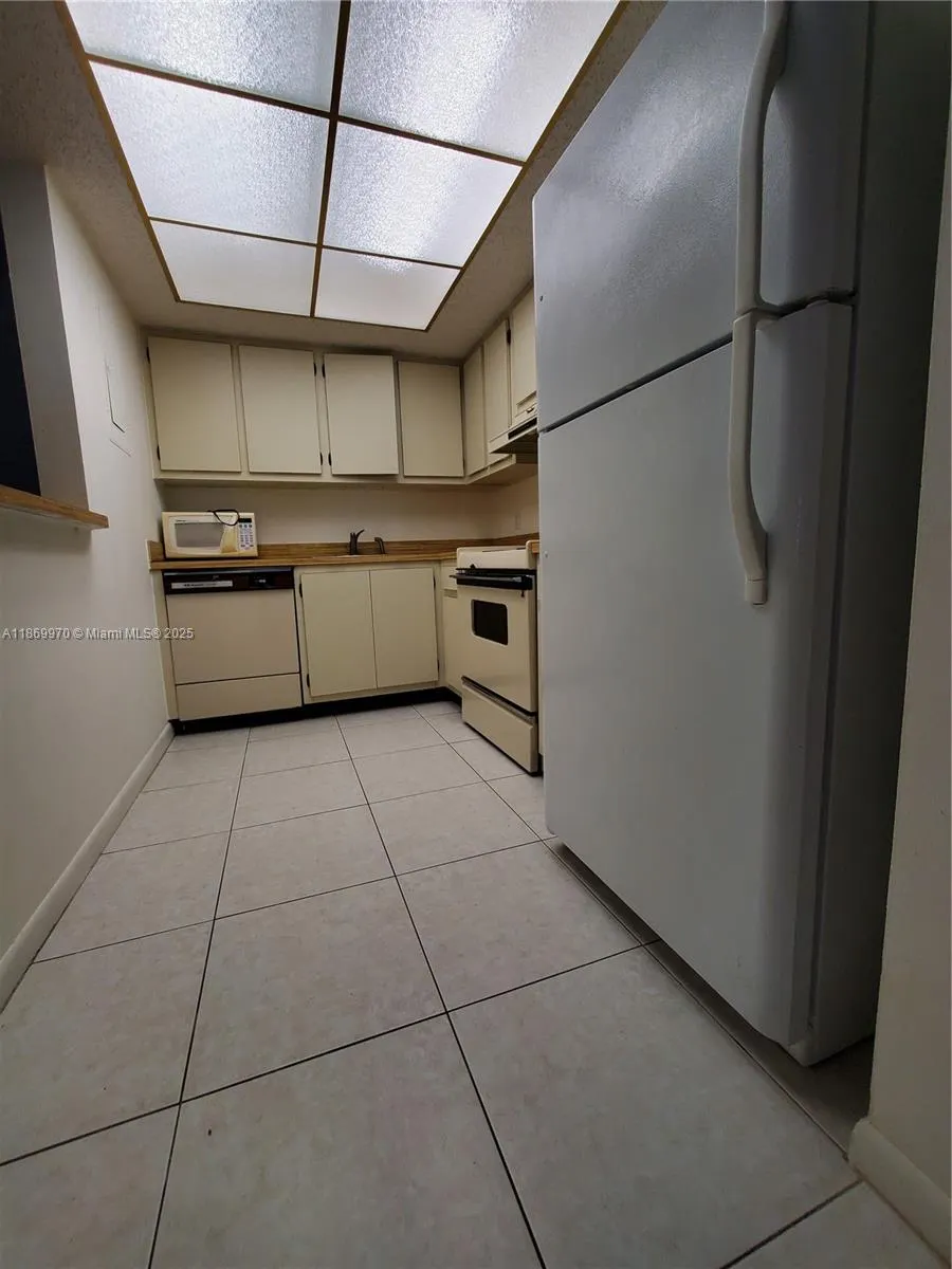 5550 NW 44th St, #111B