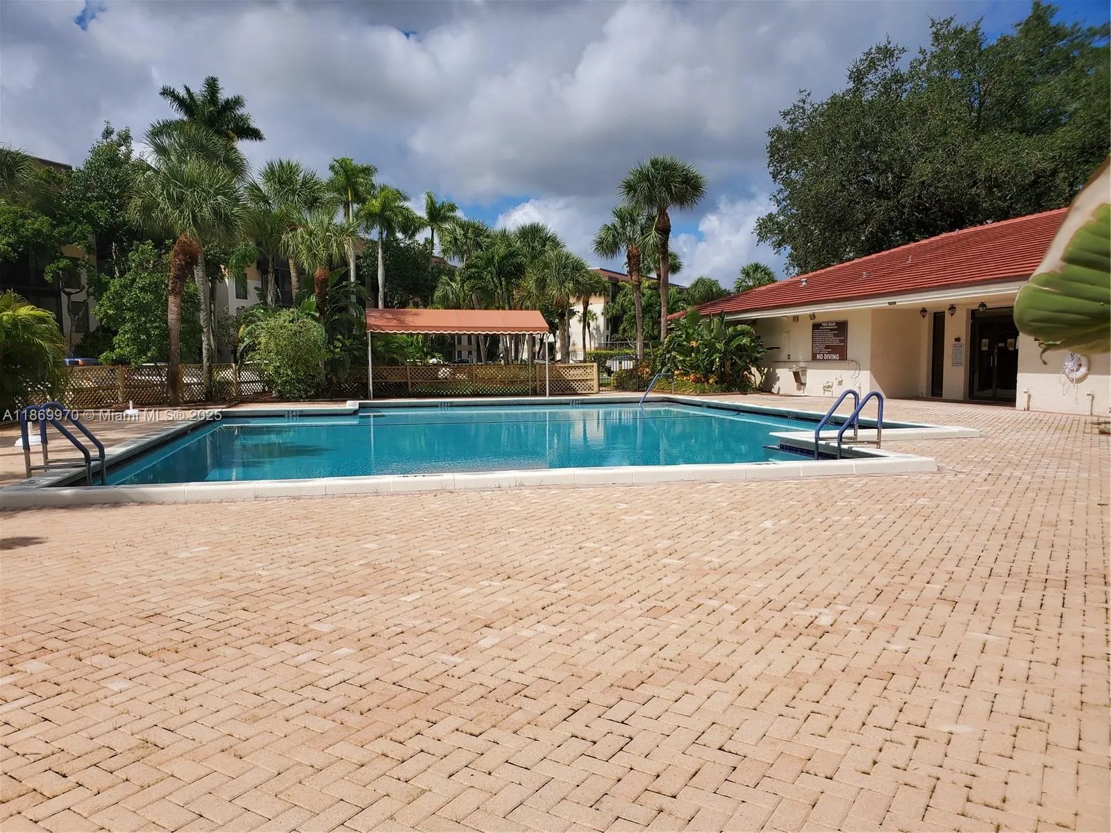 5550 NW 44th St, #111B