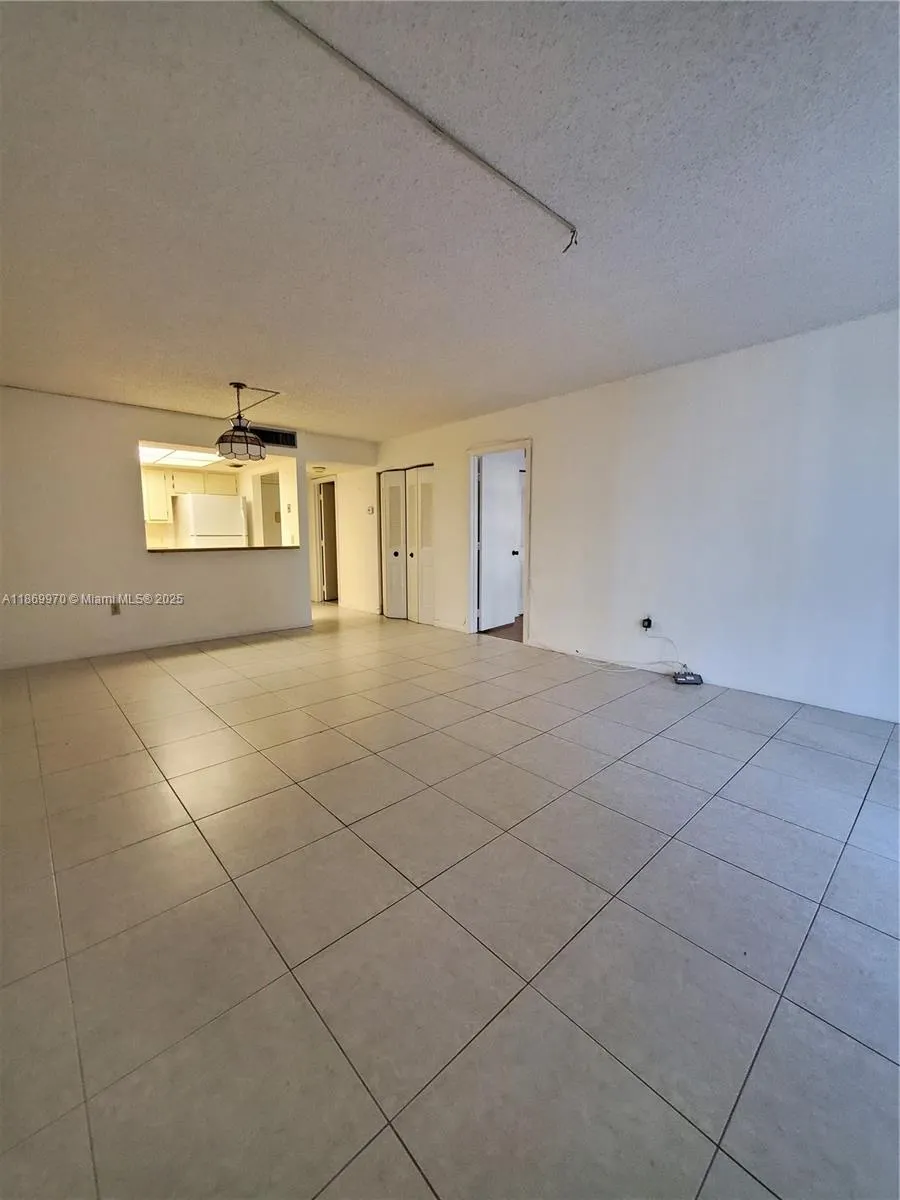 5550 NW 44th St, #111B