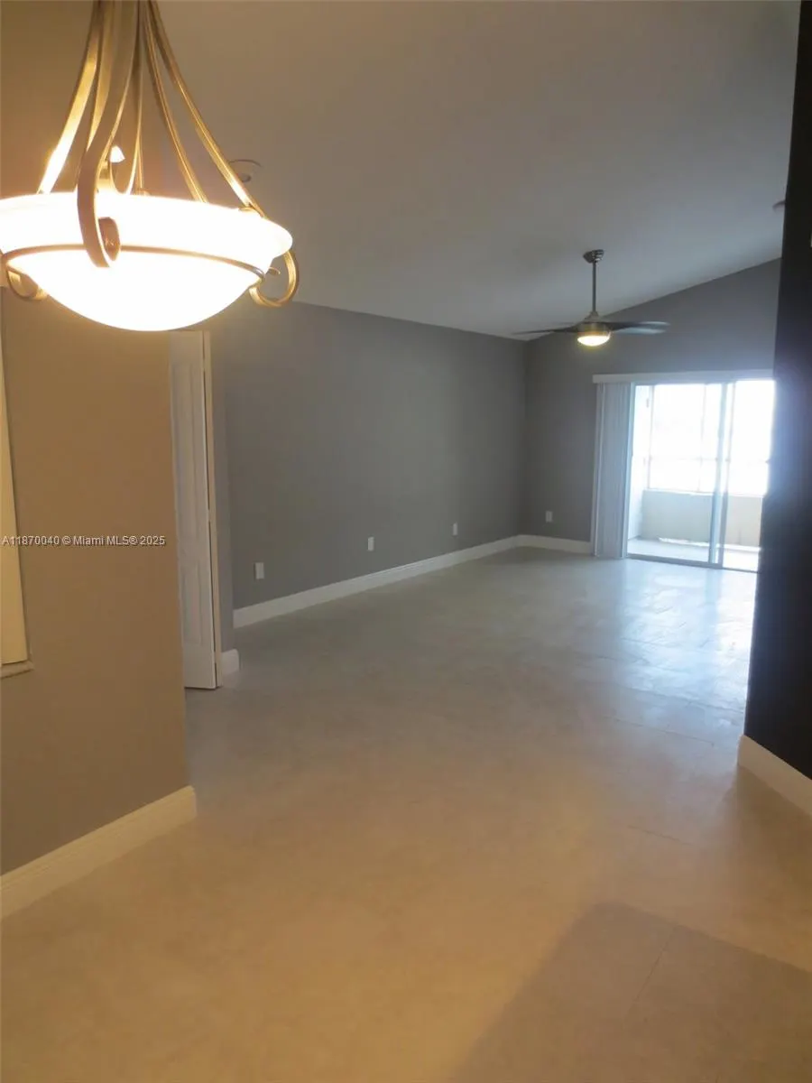 2850 N Oakland Forest Dr, #313