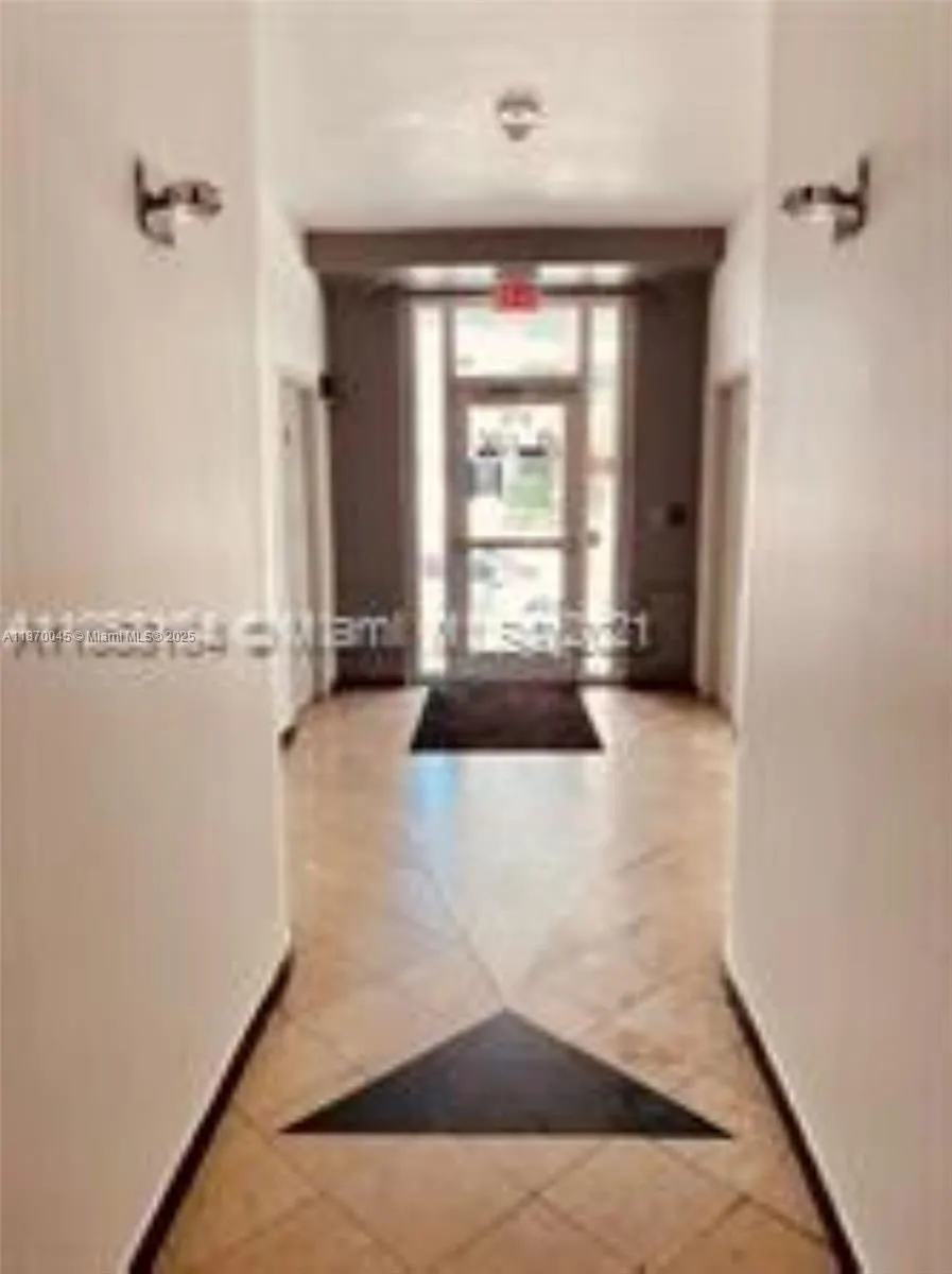 3710 Collins Ave, #N-103