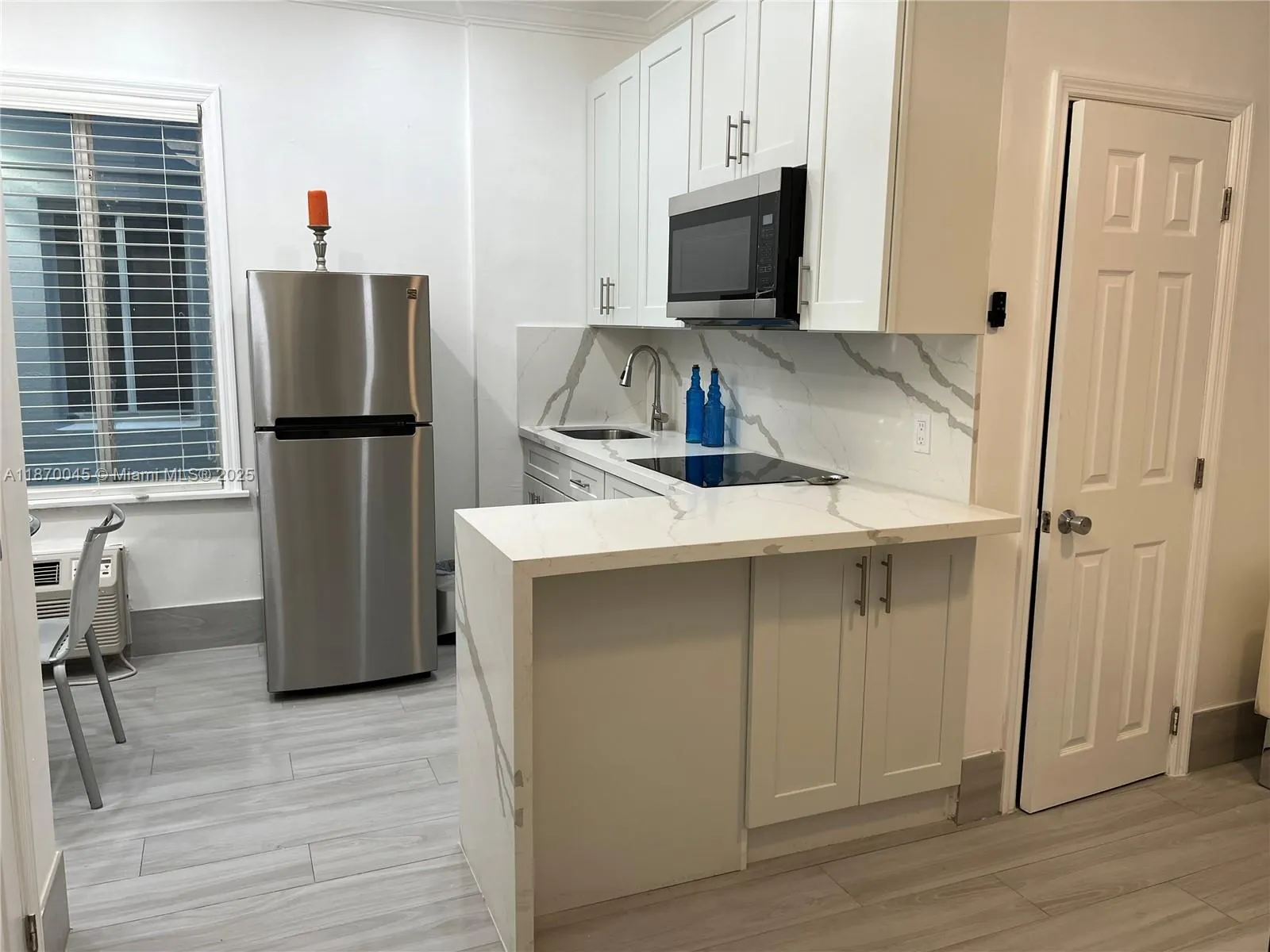 3710 Collins Ave, #N-103