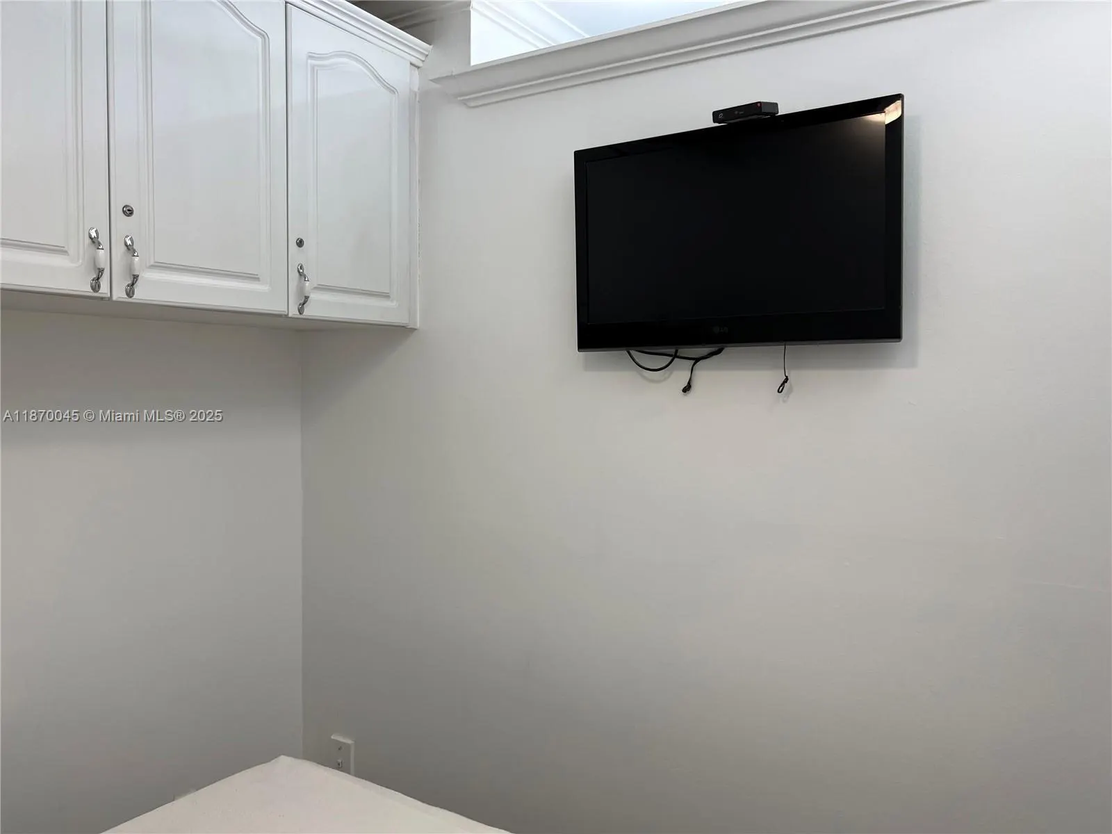 3710 Collins Ave, #N-103