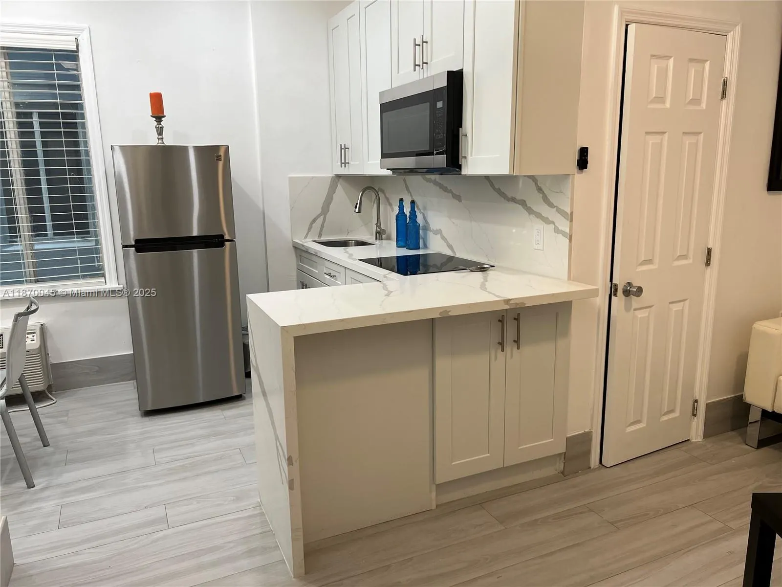 3710 Collins Ave, #N-103