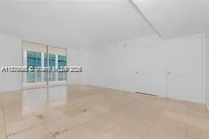 1200 Brickell Bay Dr, #4114