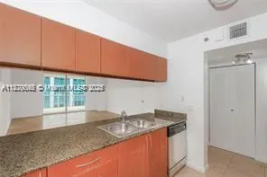 1200 Brickell Bay Dr, #4114
