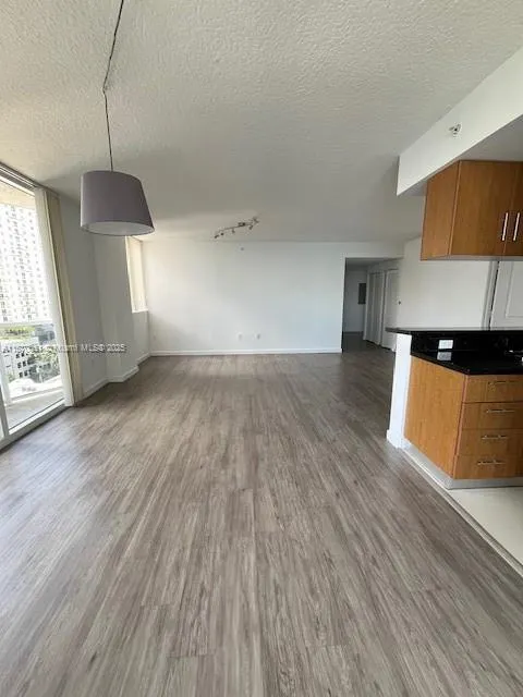601 NE 23rd St, #1003