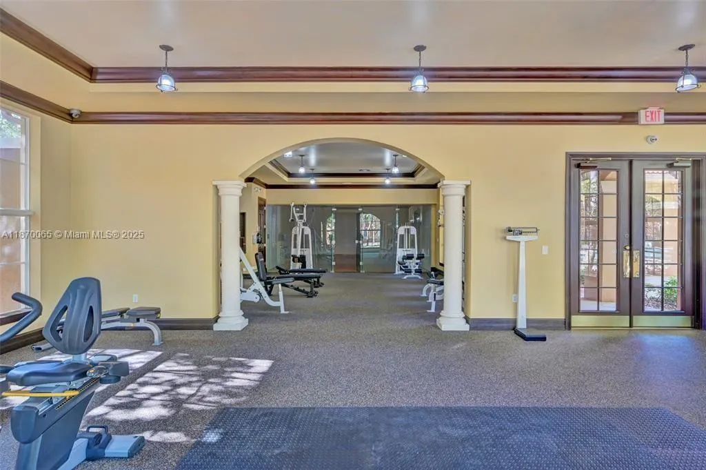 8020 N Nob Hill Rd, #204