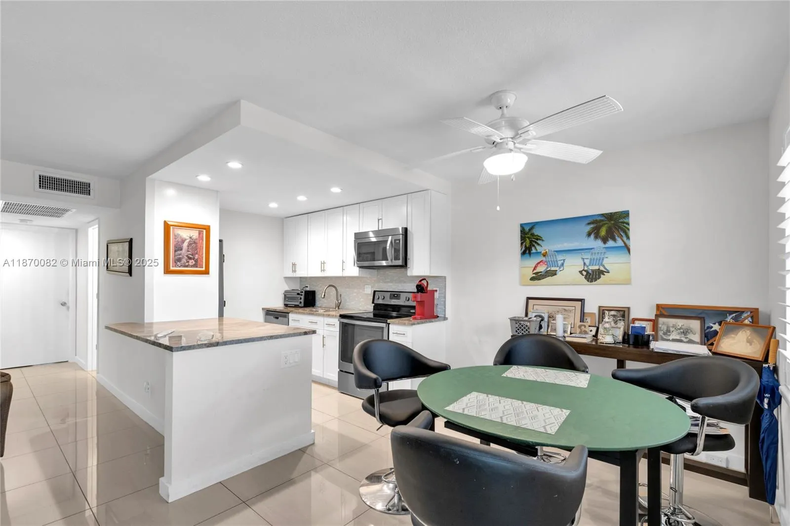 3046 N Newport  N, #3046