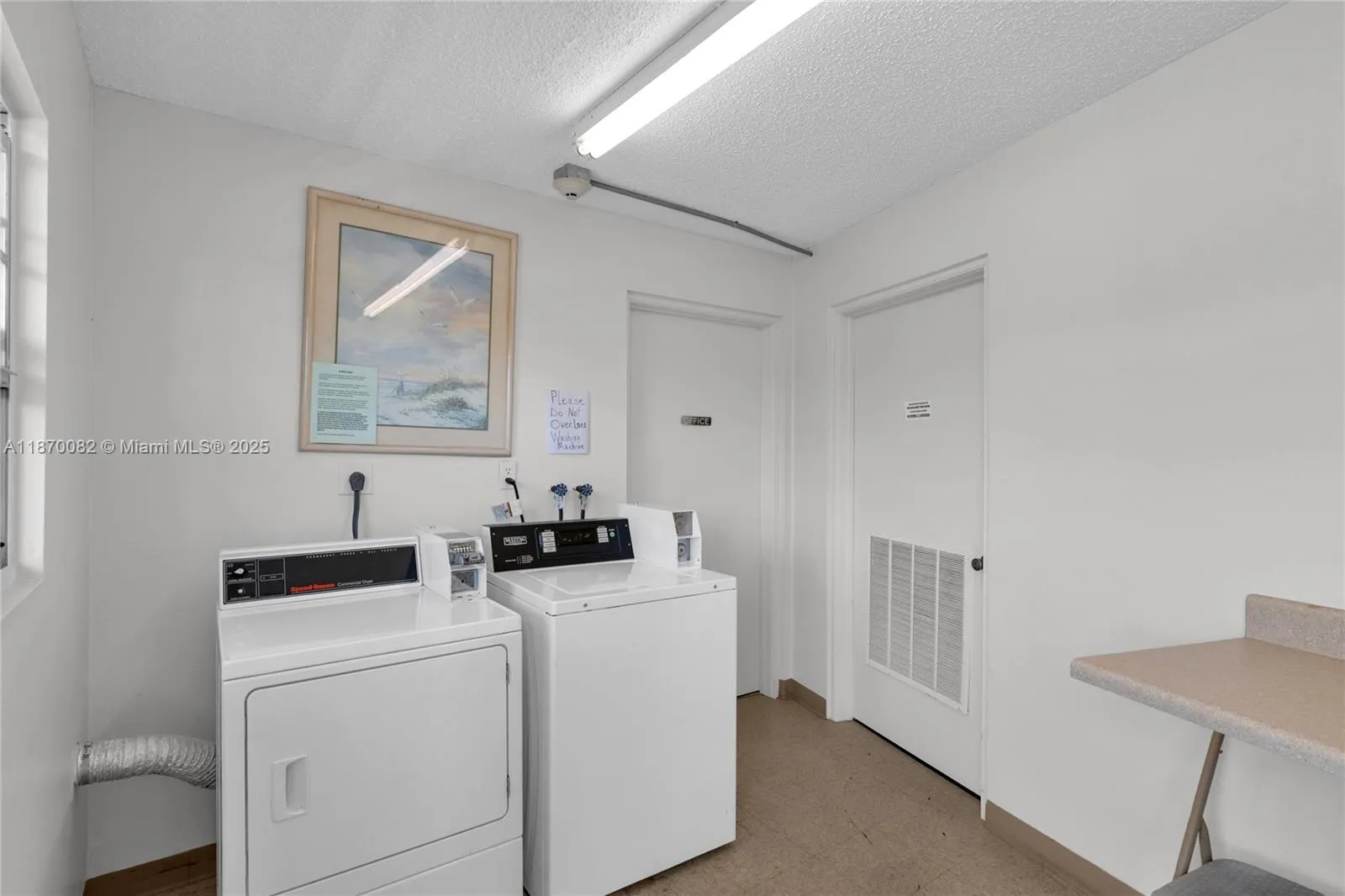 3046 N Newport  N, #3046