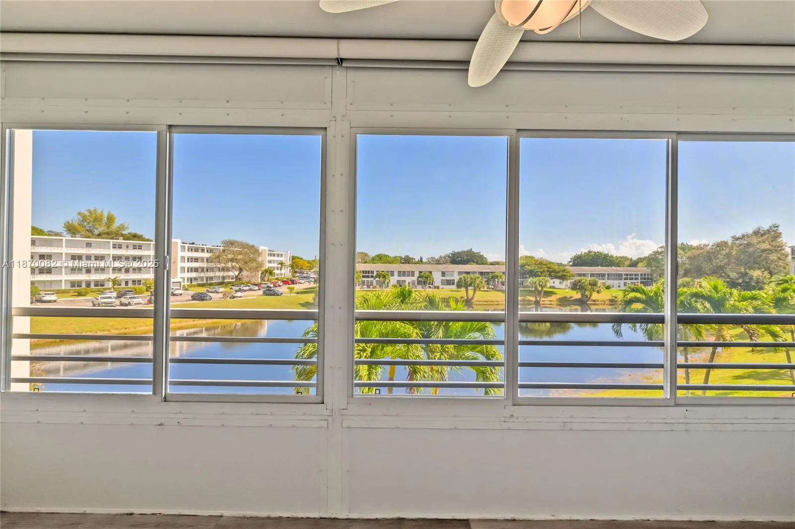 3046 N Newport  N, #3046