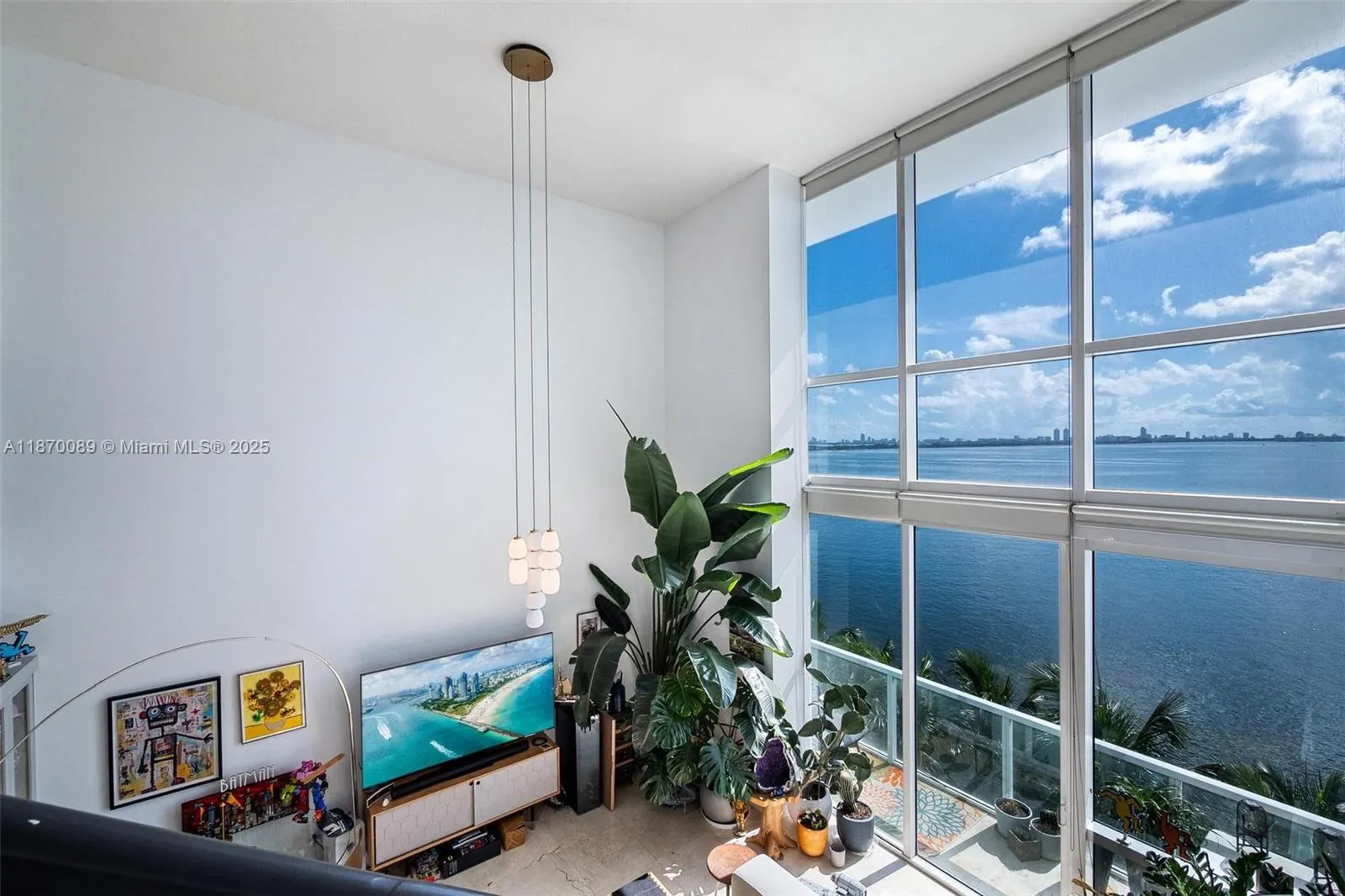 665 NE 25th St, #403