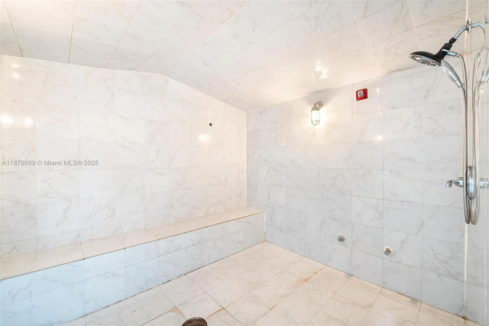 665 NE 25th St, #403