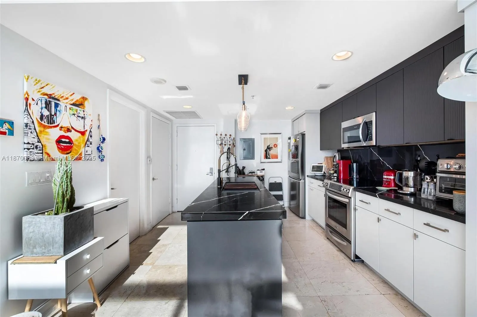 665 NE 25th St, #403