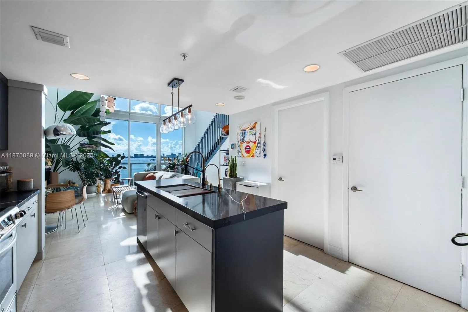 665 NE 25th St, #403