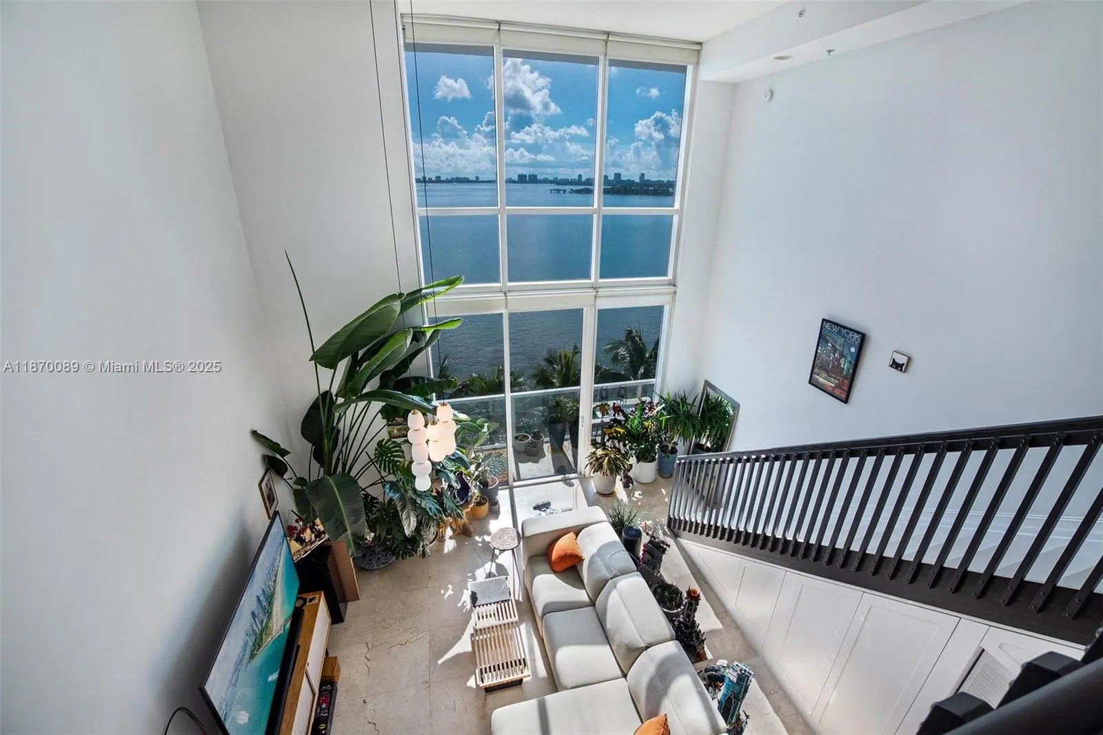 665 NE 25th St, #403