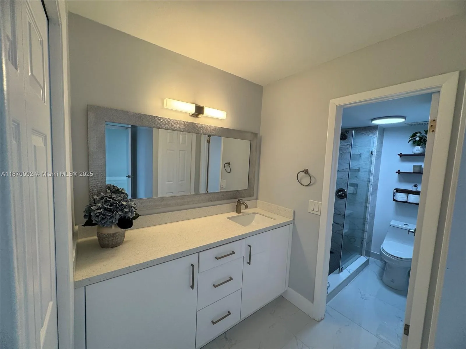 150 Lakeview Dr, #203