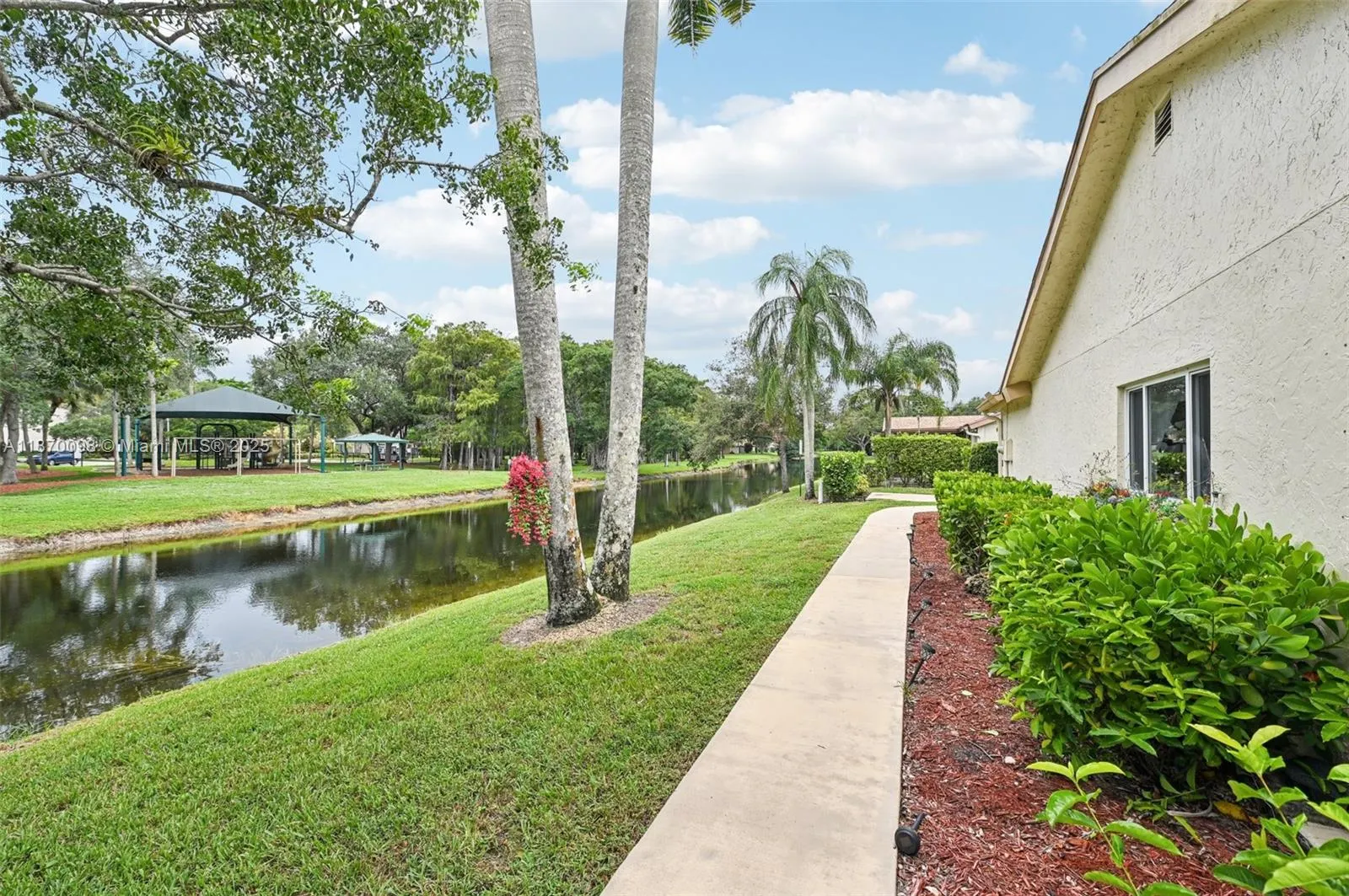 4314 Acacia Cir