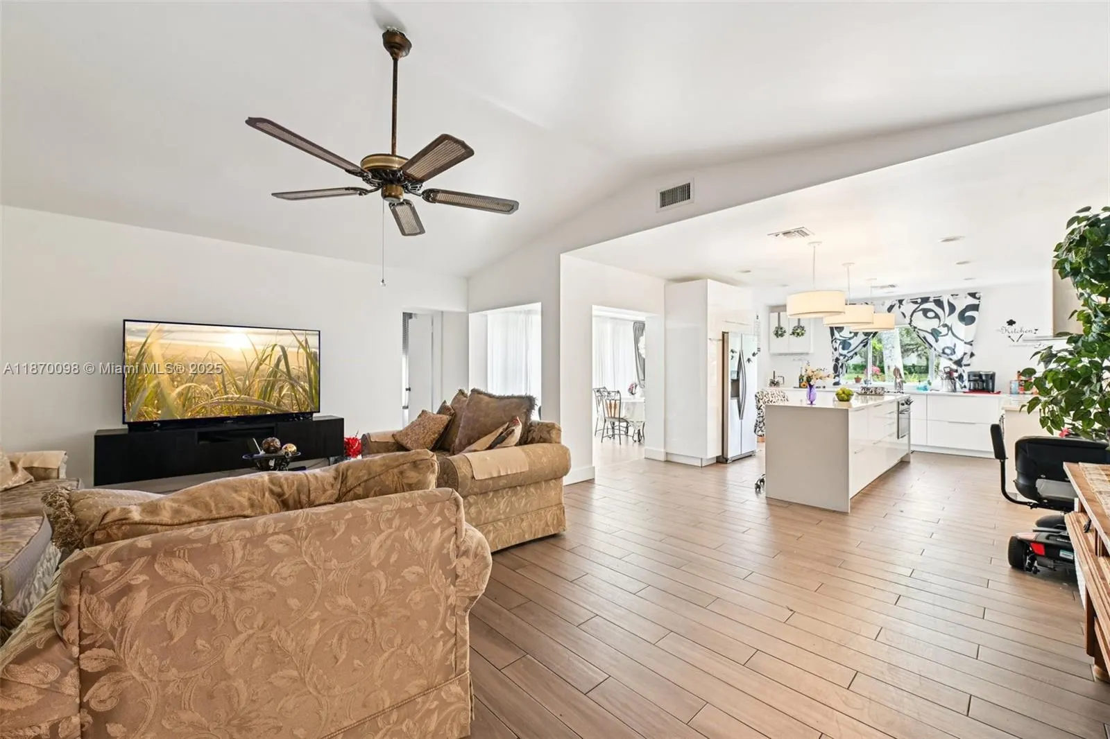 4314 Acacia Cir