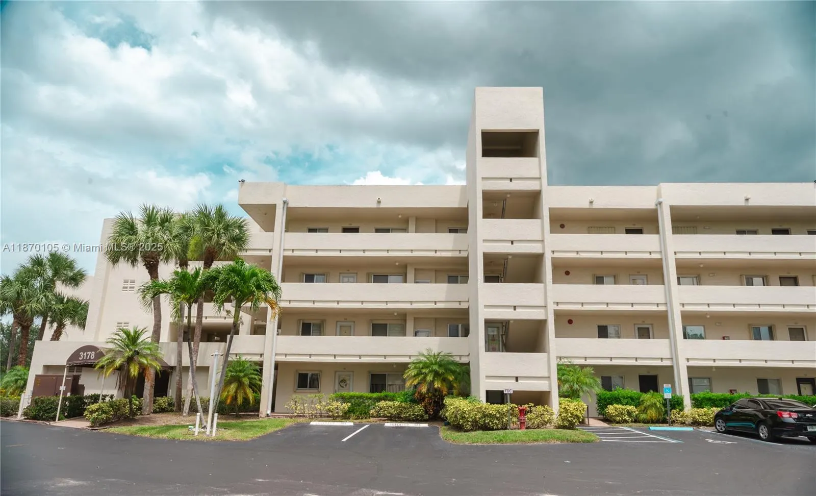 3178 Via Poinciana, #303