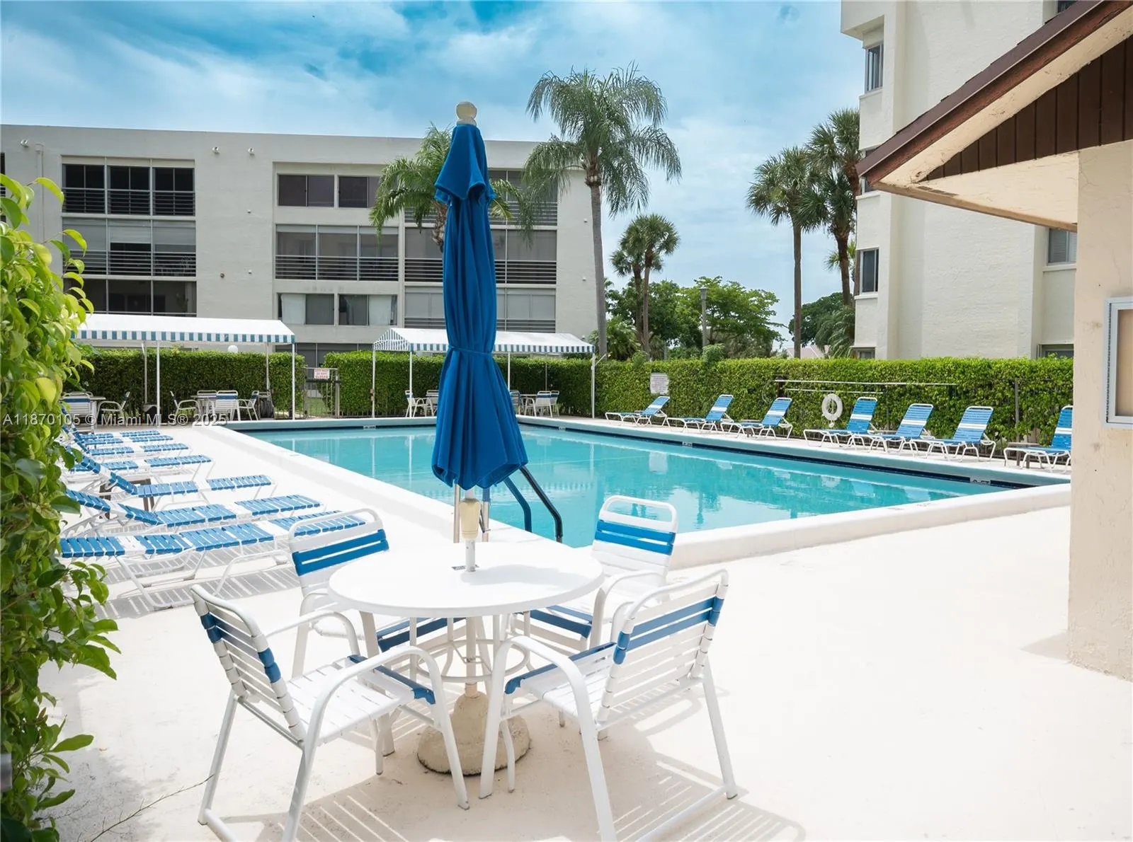 3178 Via Poinciana, #303