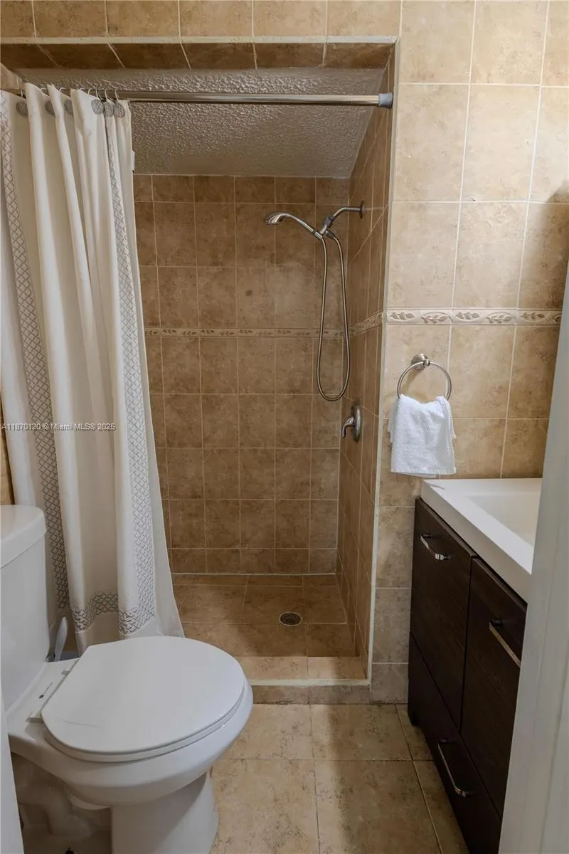 2435 SW 11th St, #9-B