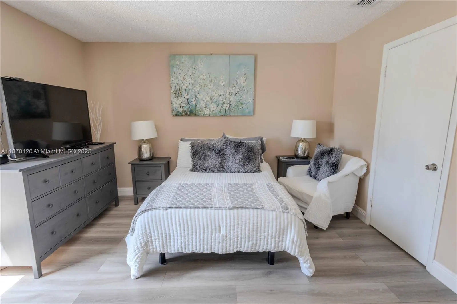 2435 SW 11th St, #9-B