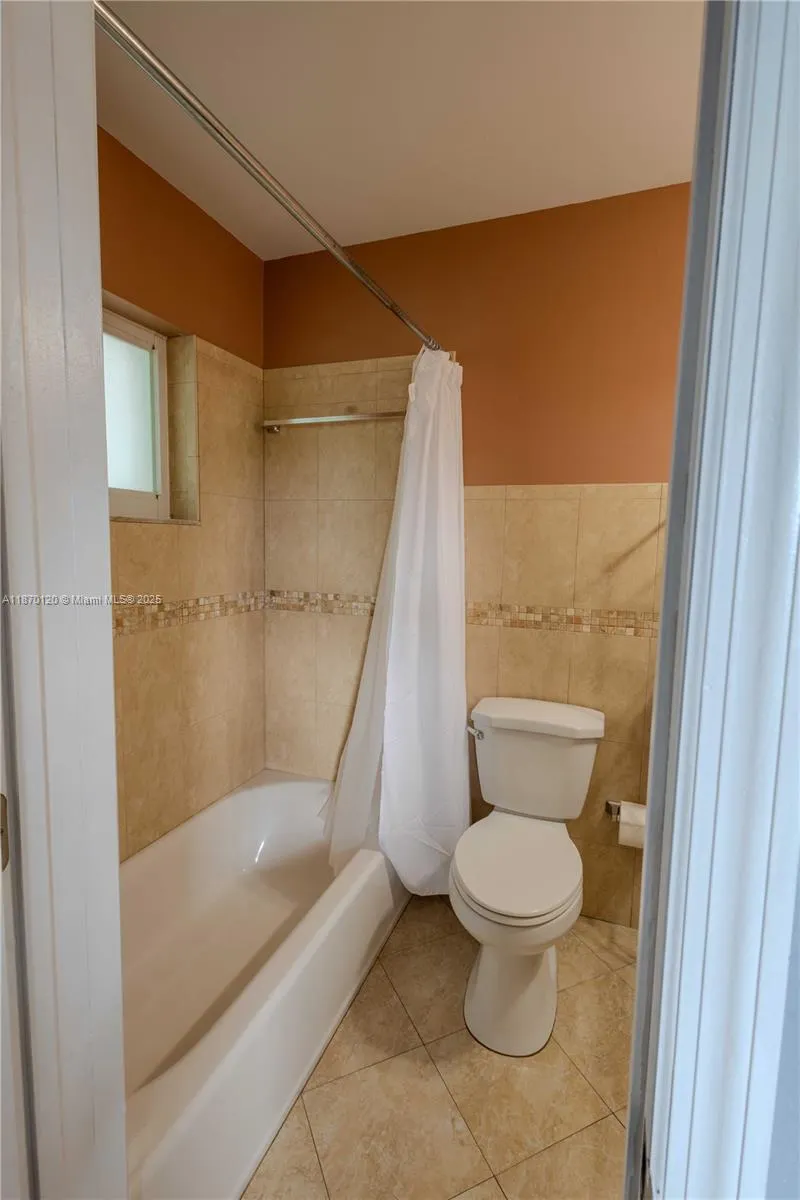 2435 SW 11th St, #9-B
