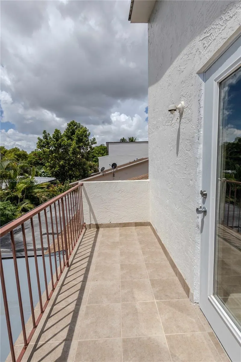 2435 SW 11th St, #9-B