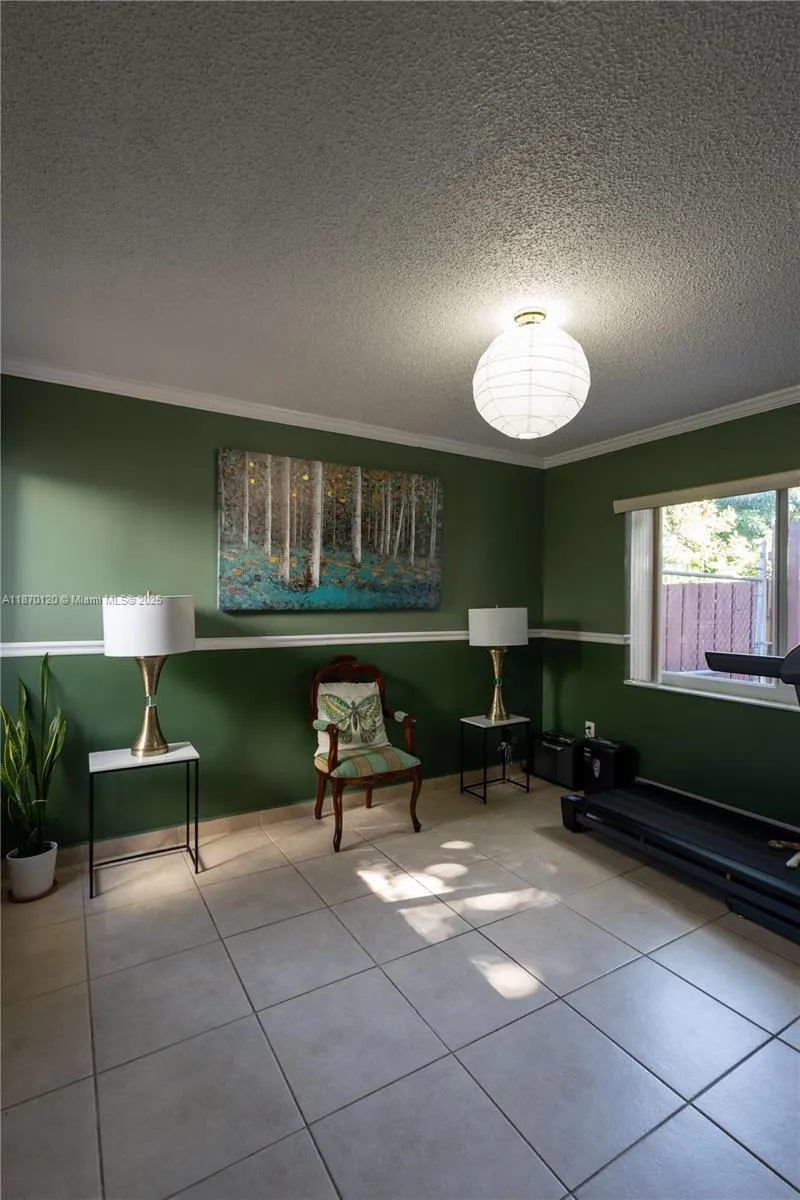 2435 SW 11th St, #9-B