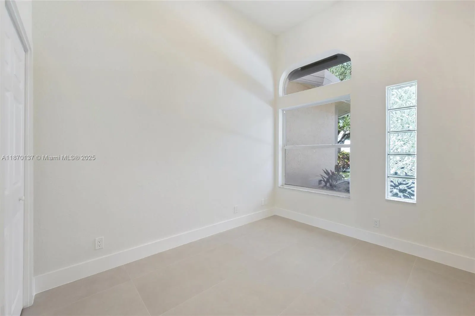 12140 NW 10th St