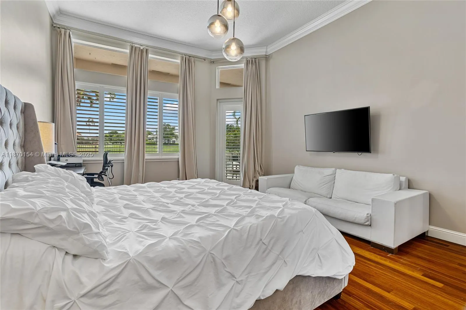 2706 Oakmont