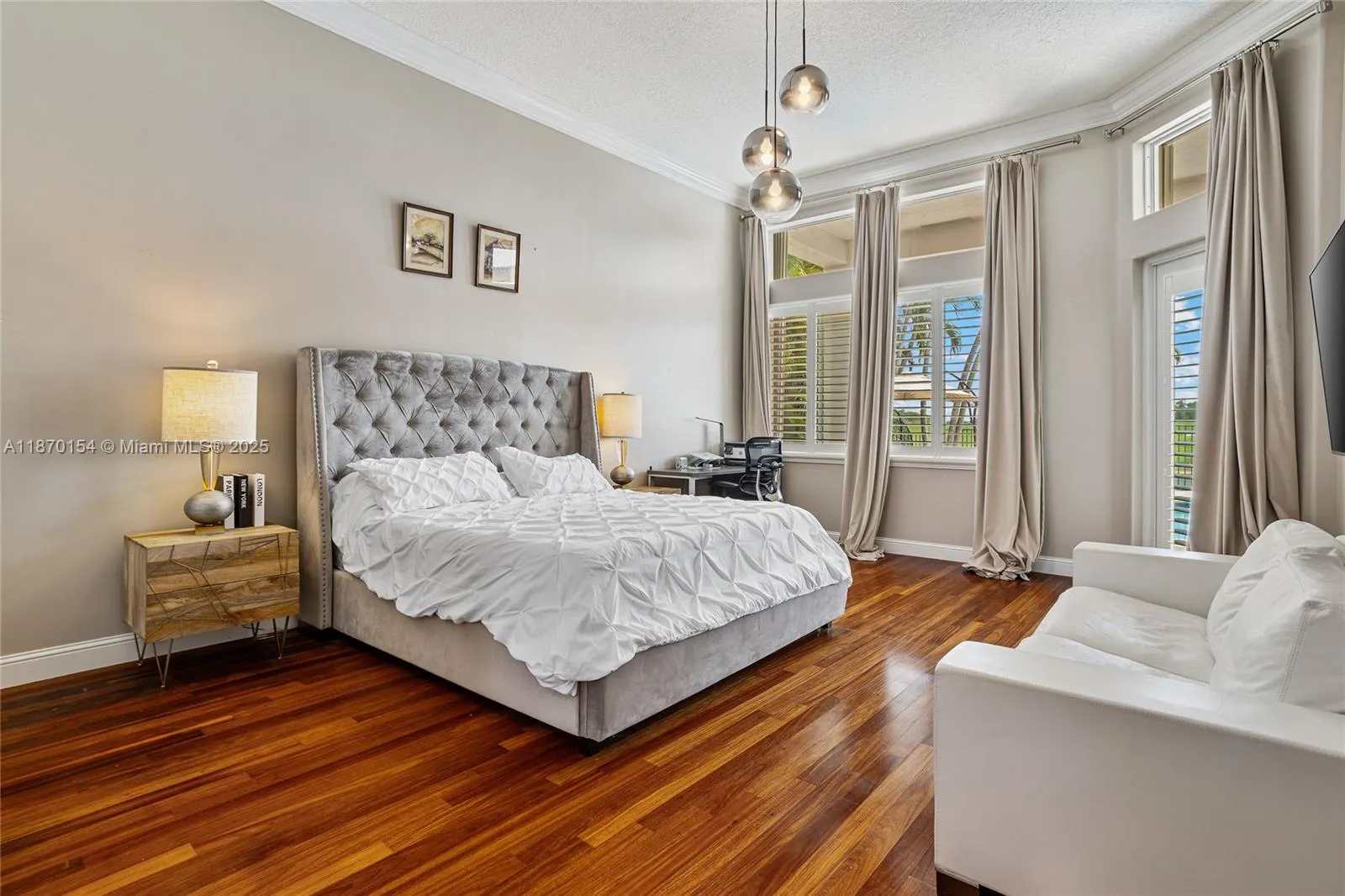 2706 Oakmont