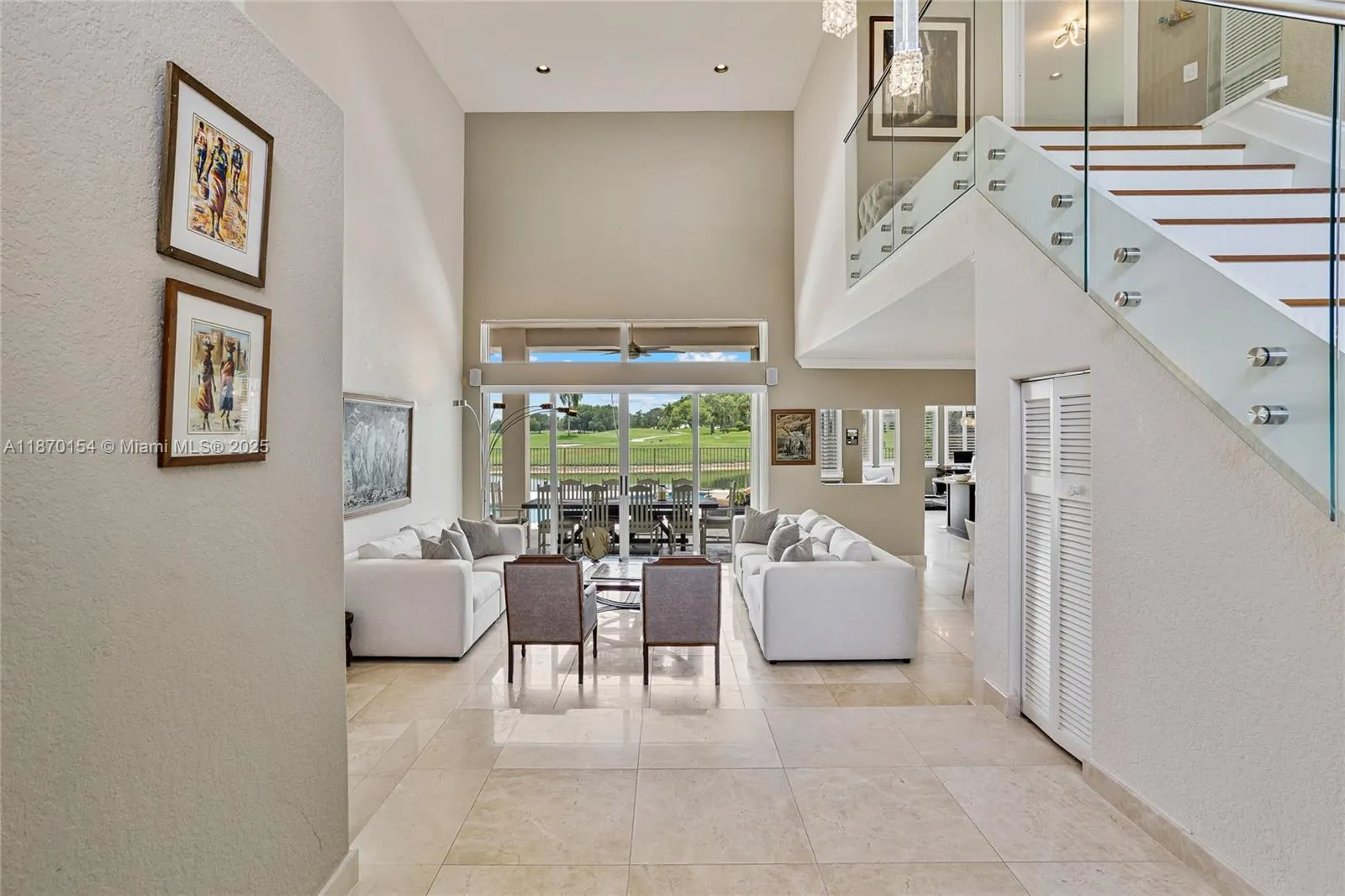 2706 Oakmont