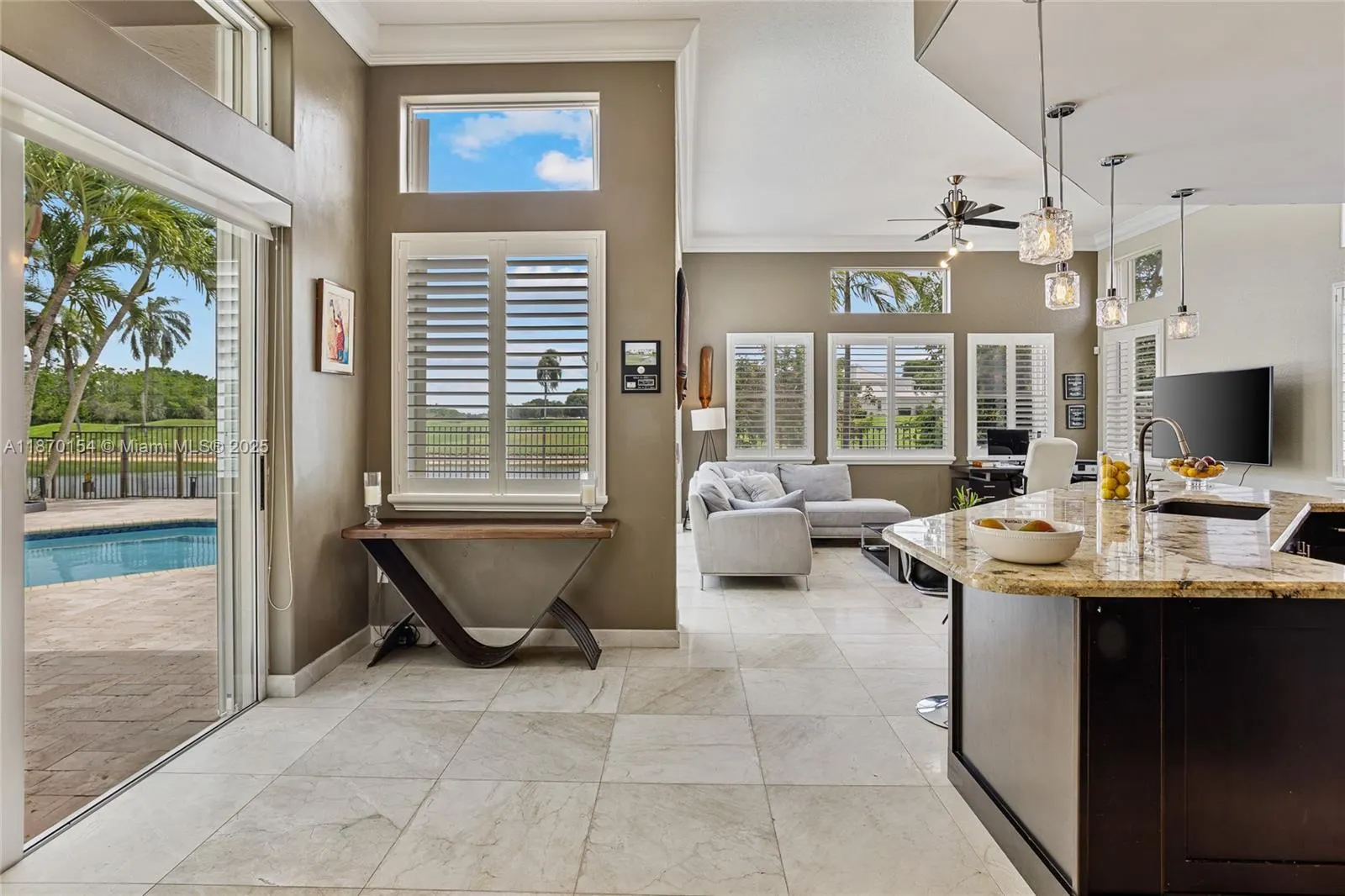 2706 Oakmont