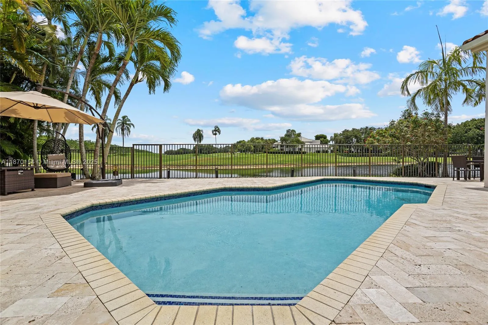 2706 Oakmont