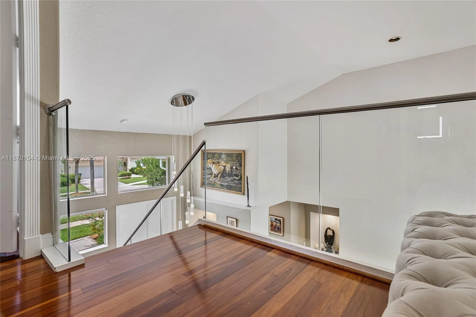 2706 Oakmont