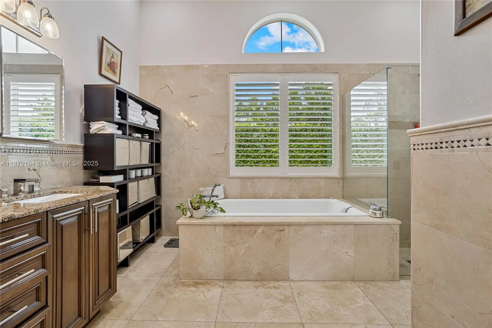 2706 Oakmont