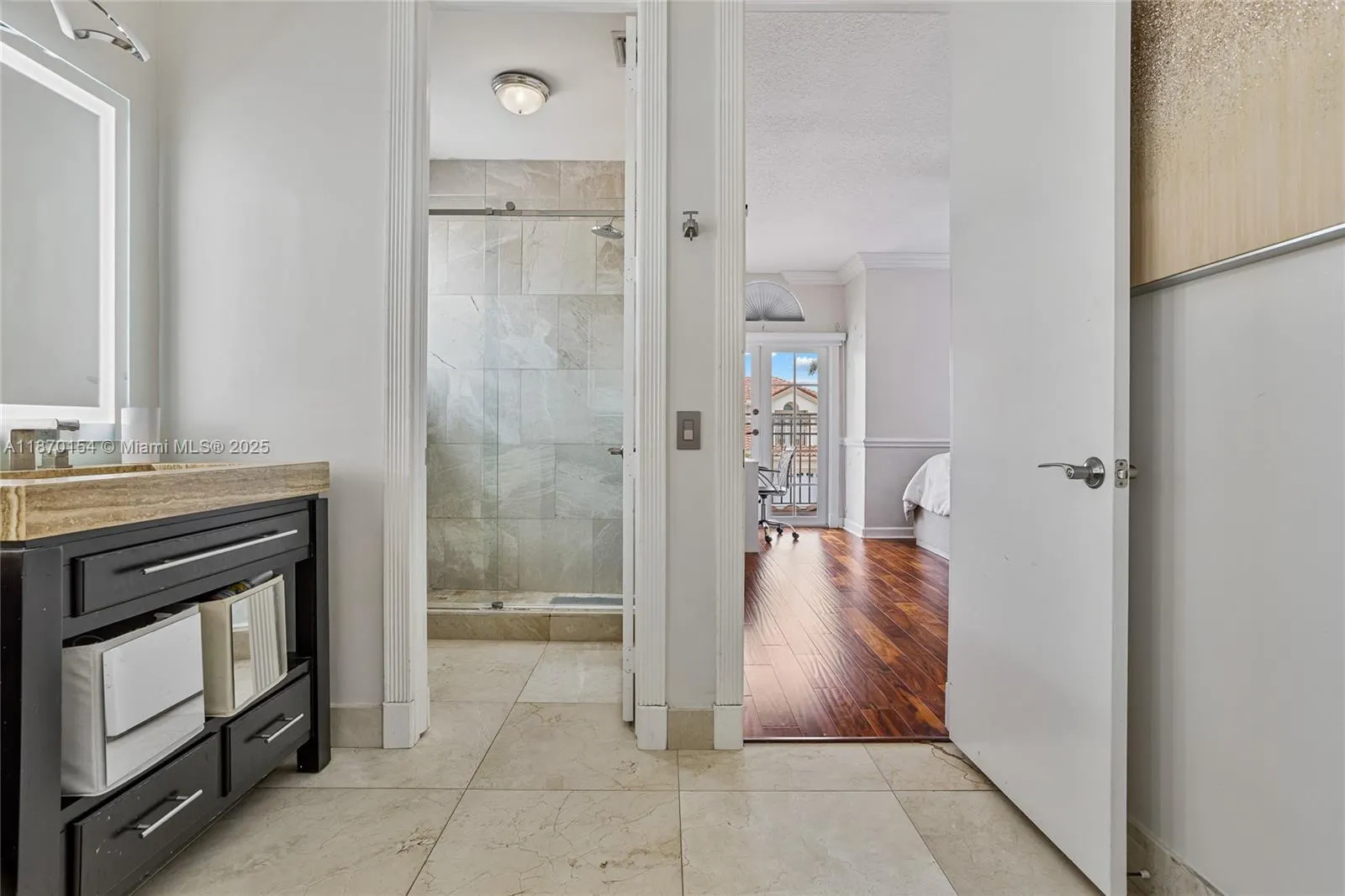 2706 Oakmont