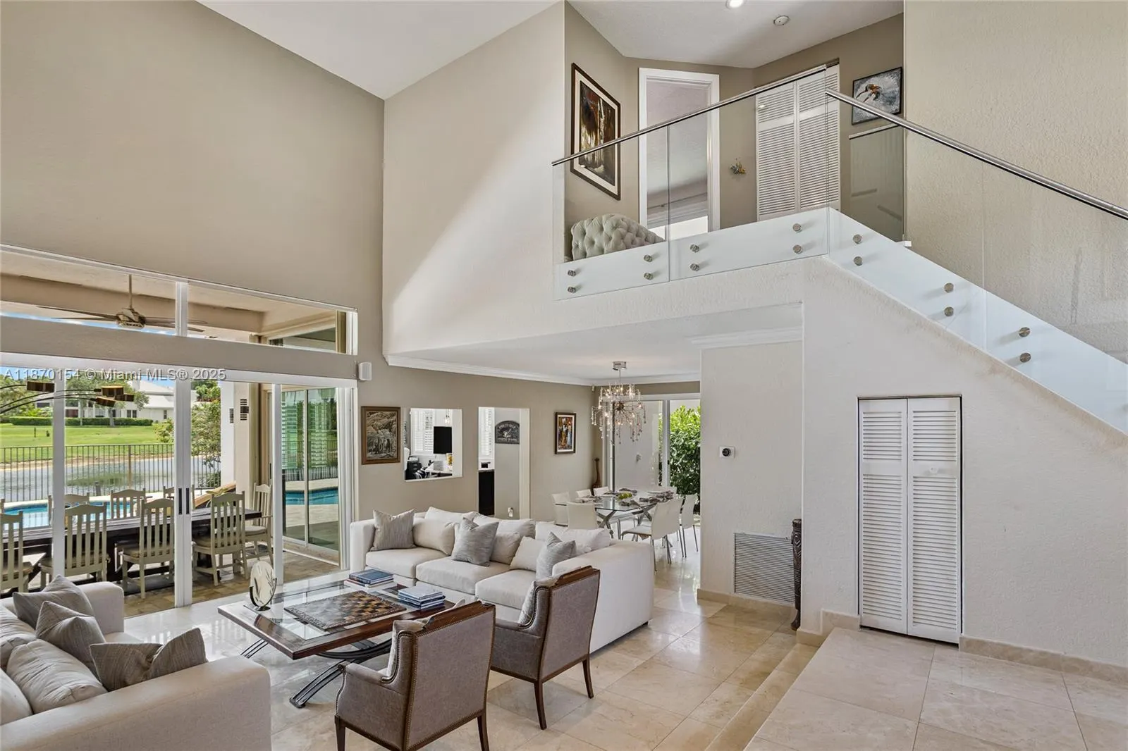2706 Oakmont