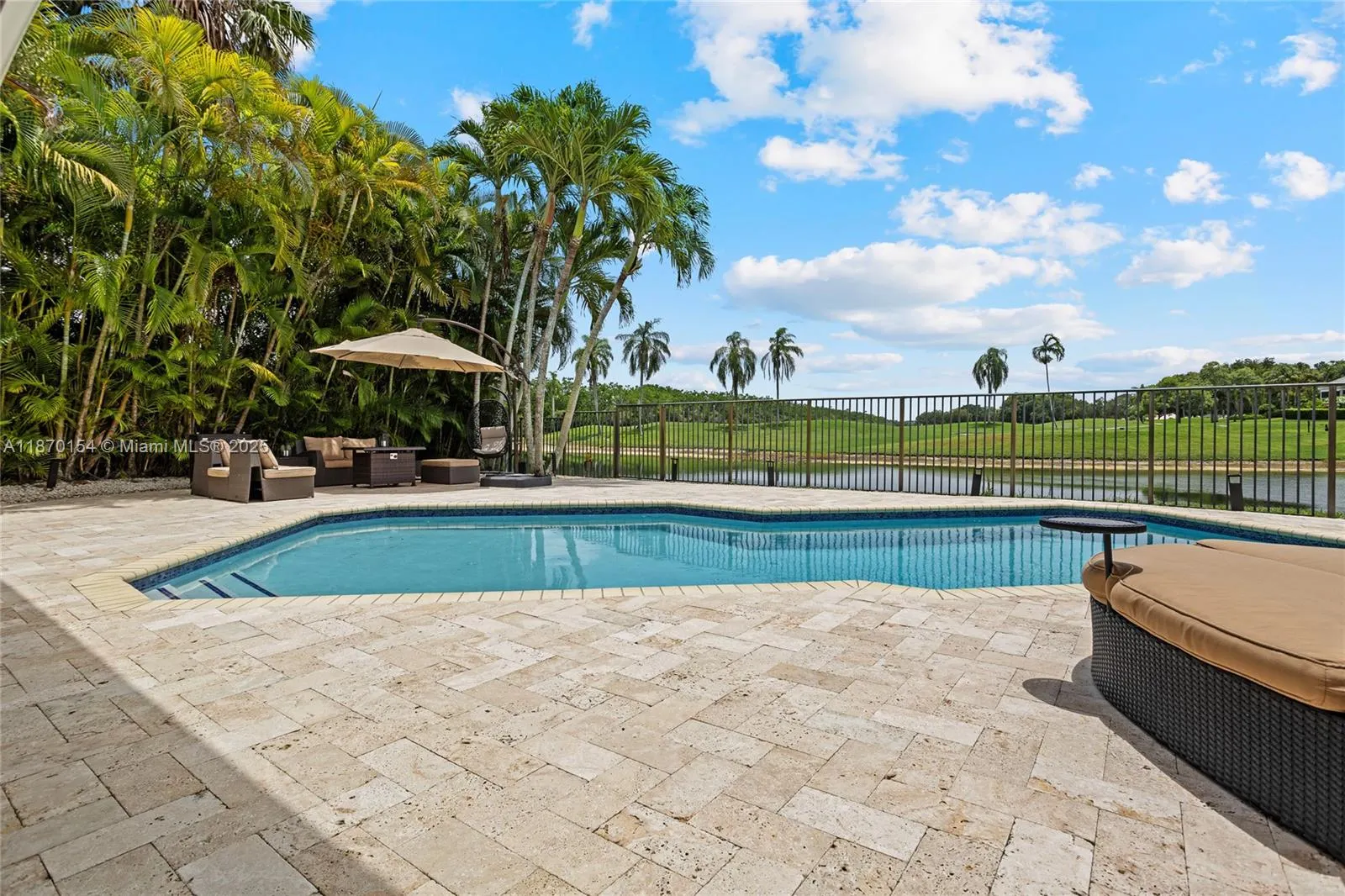 2706 Oakmont
