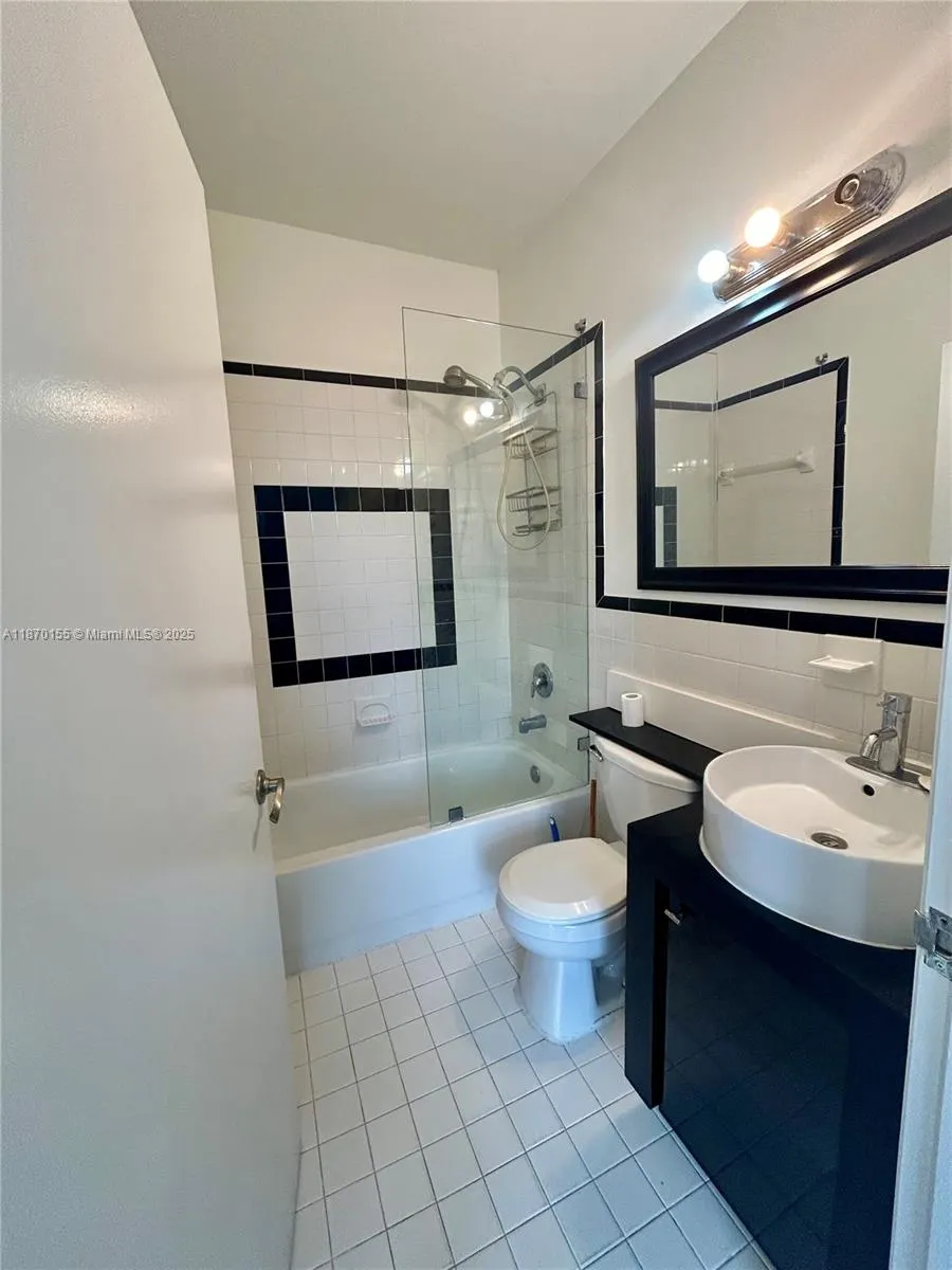 1244 Pennsylvania Ave, #305