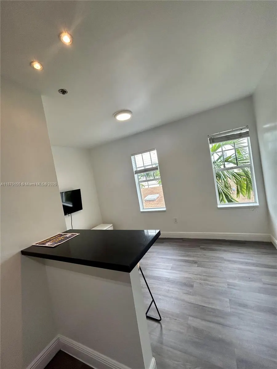 1244 Pennsylvania Ave, #305