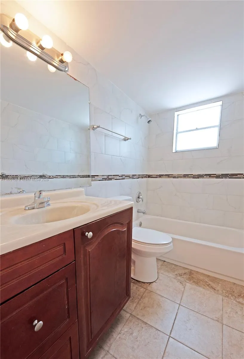 4142 N Jefferson Ave, #2C