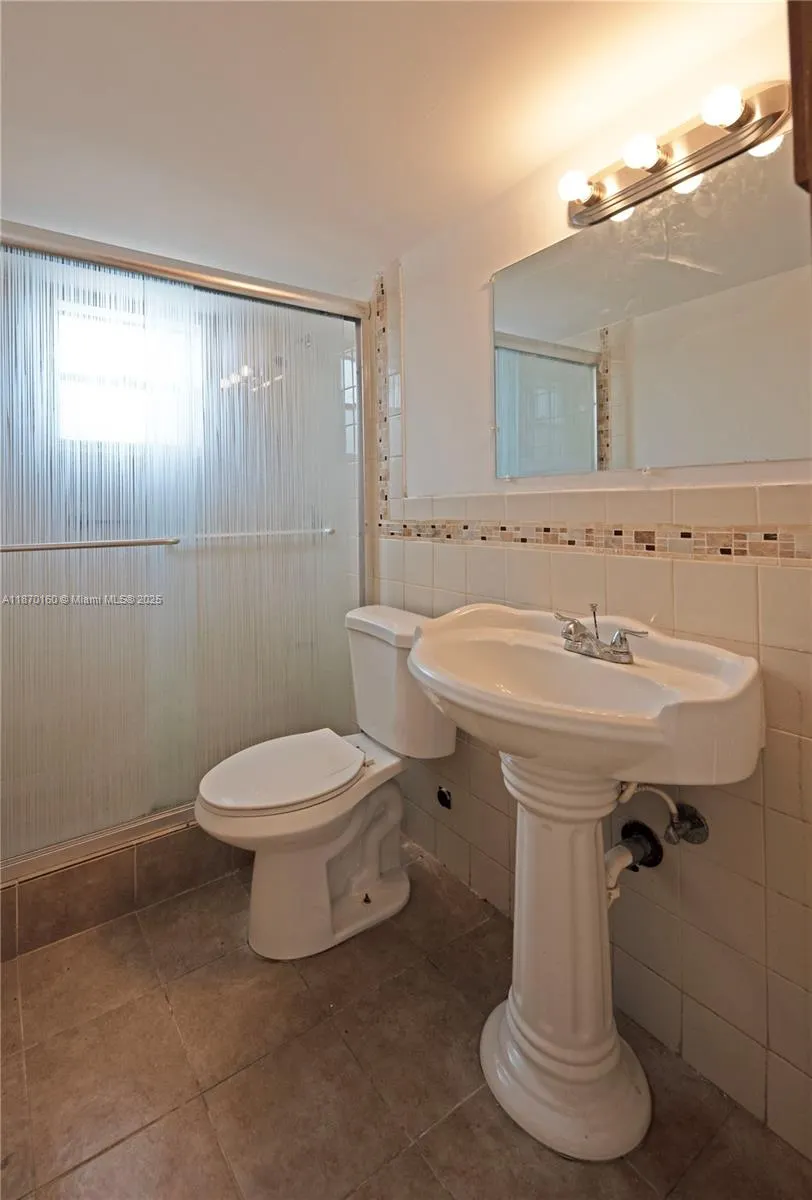 4142 N Jefferson Ave, #2C