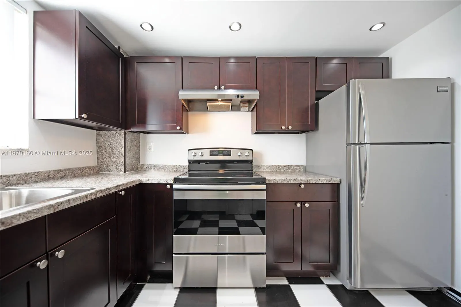 4142 N Jefferson Ave, #2C